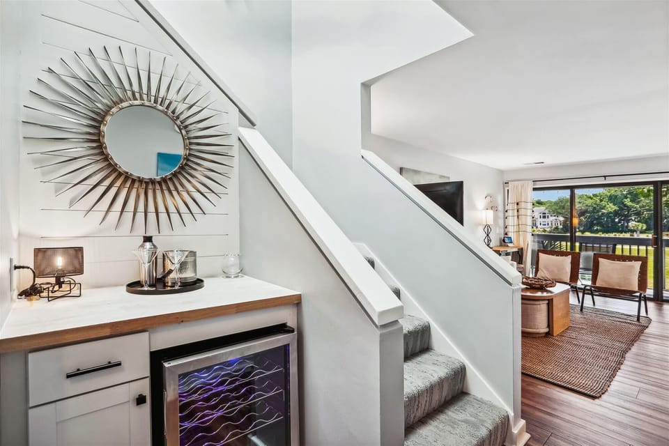 Foyer at 982 Inverness Village