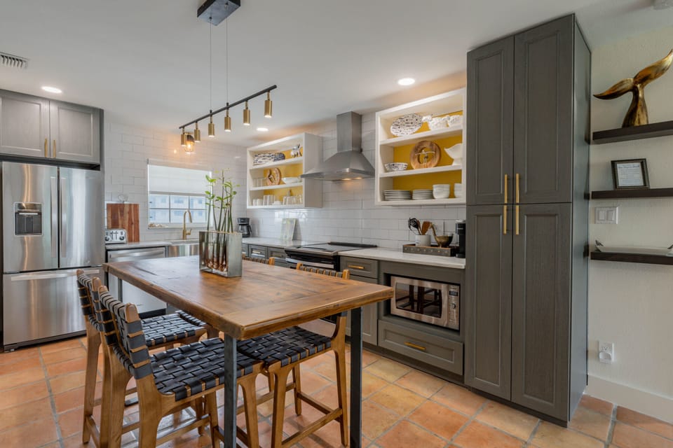 Modern, chic kitchen
