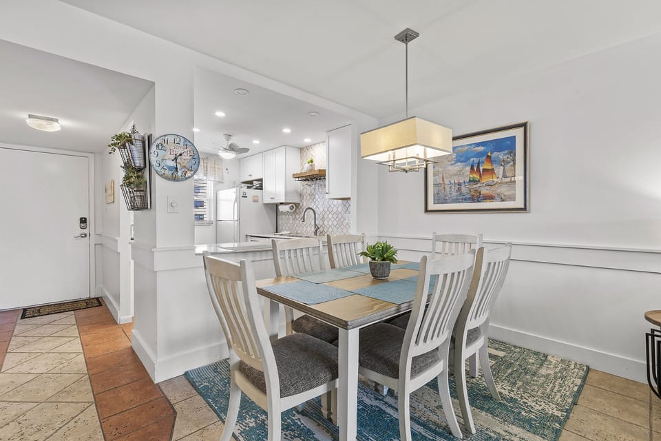 Dining Room Seats 6