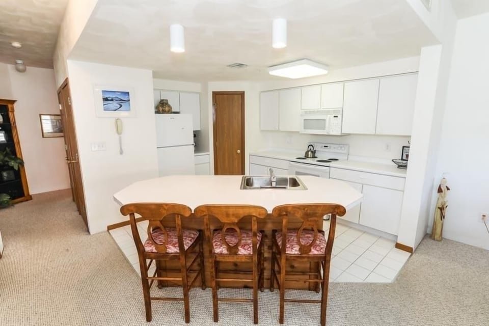 Dining Room, Dining Table, Furniture, Indoors, Table
