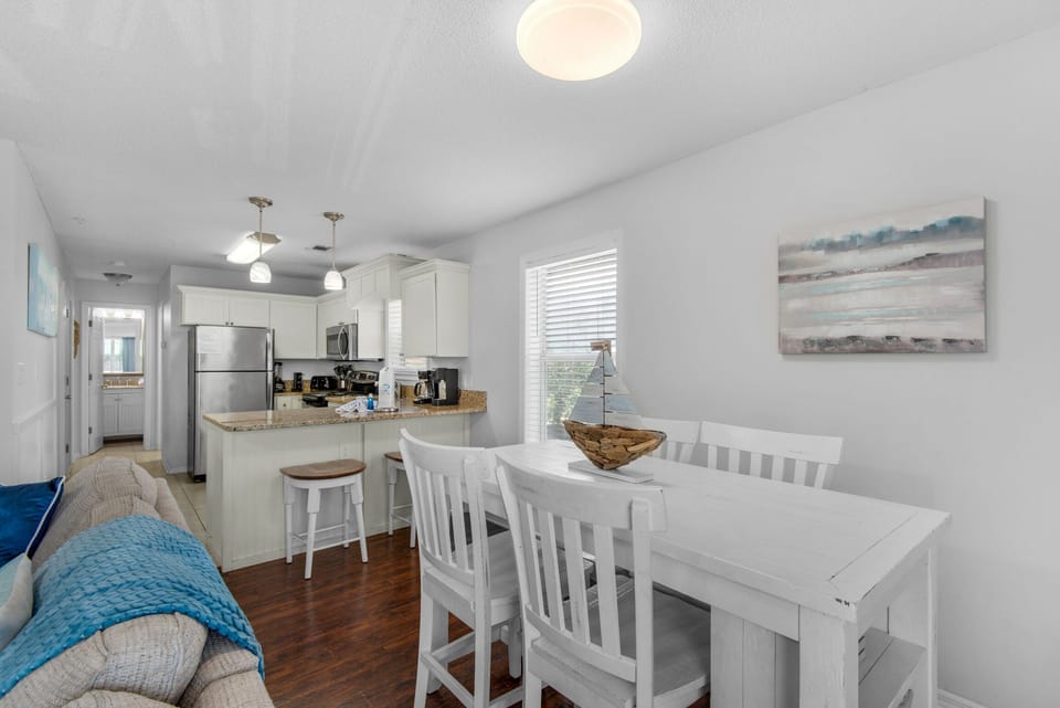 Dining to kitchen view