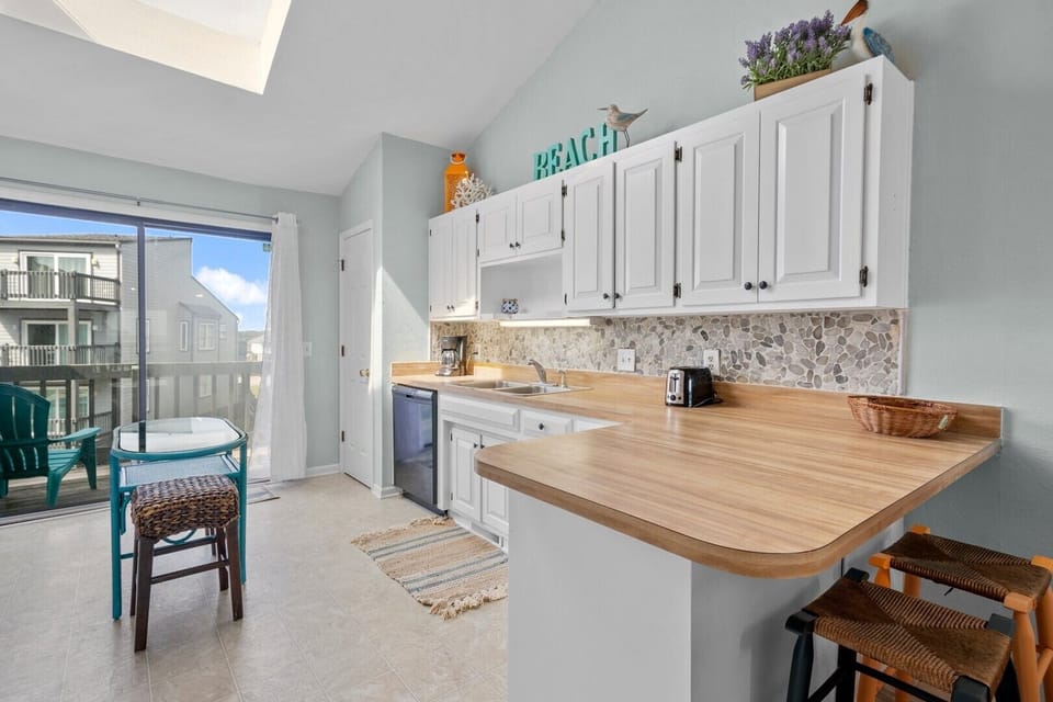 Kitchen and Bar Areas