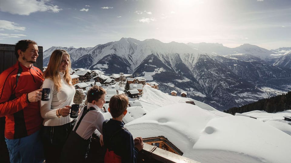 Family enjoys the Valais mountain panorama
