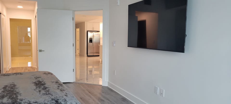 Master Bedroom, King, Waterview, ensuite bath