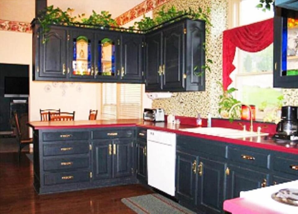Fridge, microwave, coffee/tea maker