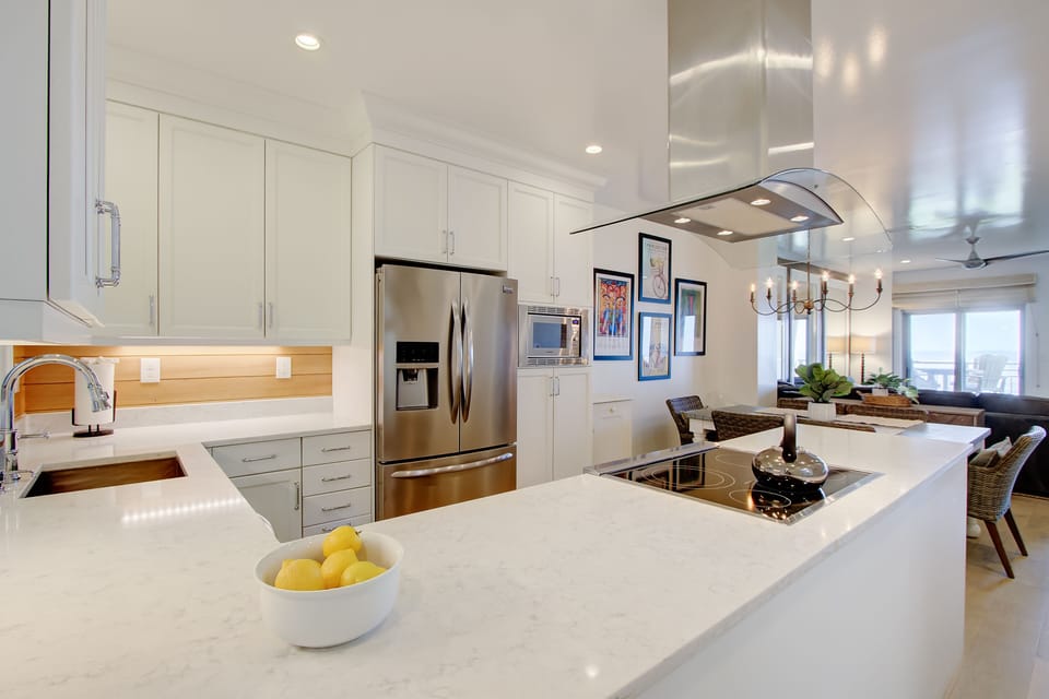 Gourmet kitchen with quartz counters