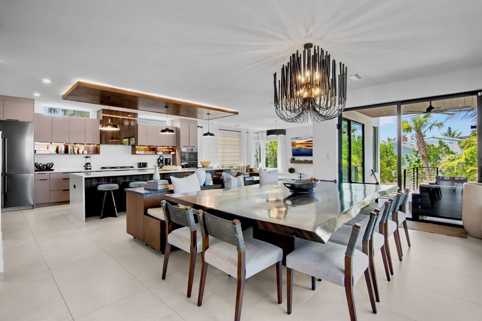 Dining Space for Group Gatherings