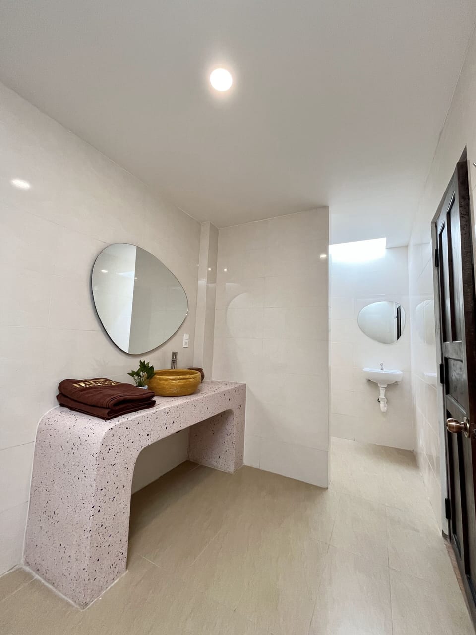 Executive Quadruple Room | Desk, iron/ironing board, free WiFi, bed sheets