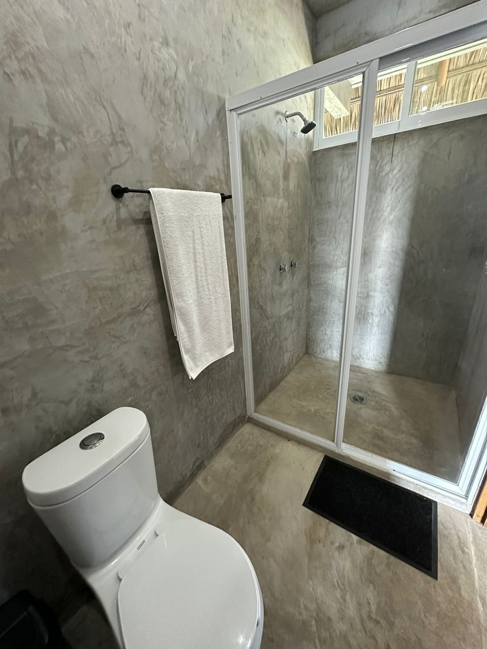 Superior Triple Room, Sea View | Bathroom | Shower, rainfall showerhead, toilet paper
