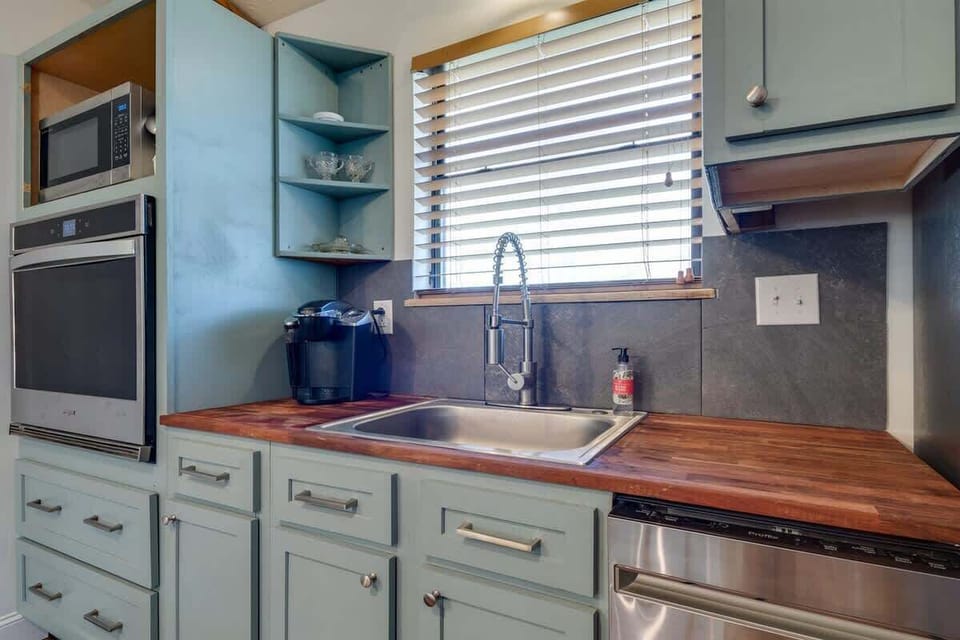 Kitchen with everything you need