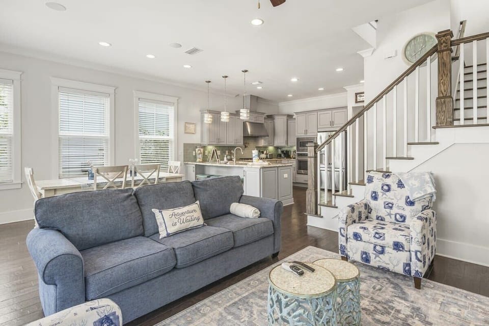 Open floor plan!