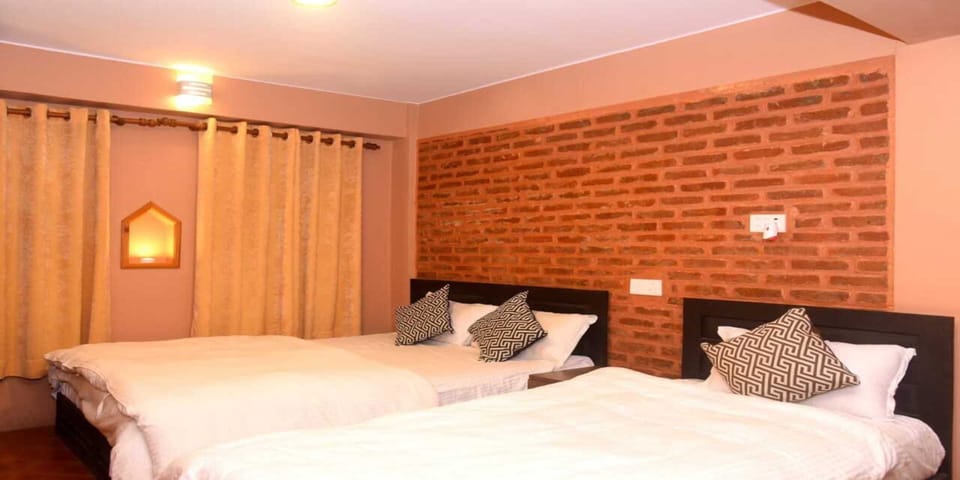 Triple Room | Free WiFi, bed sheets