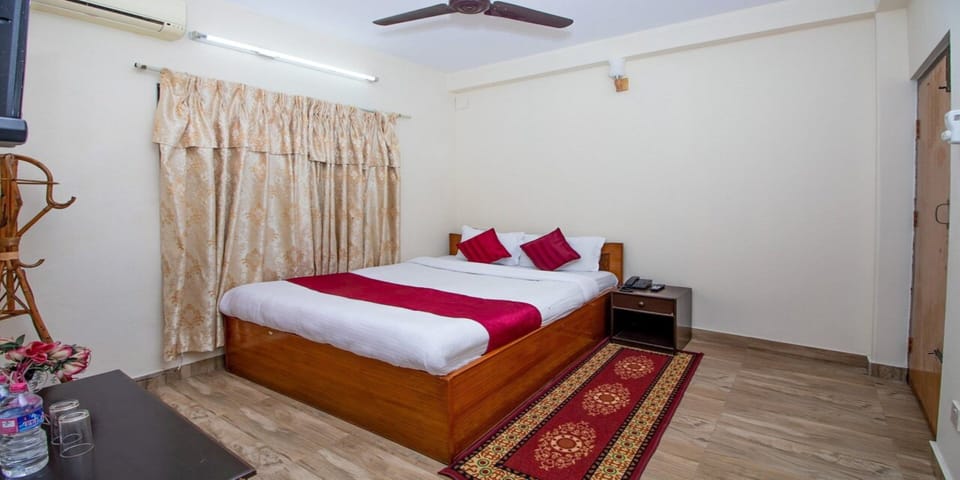 Deluxe Single Room | Free WiFi, bed sheets