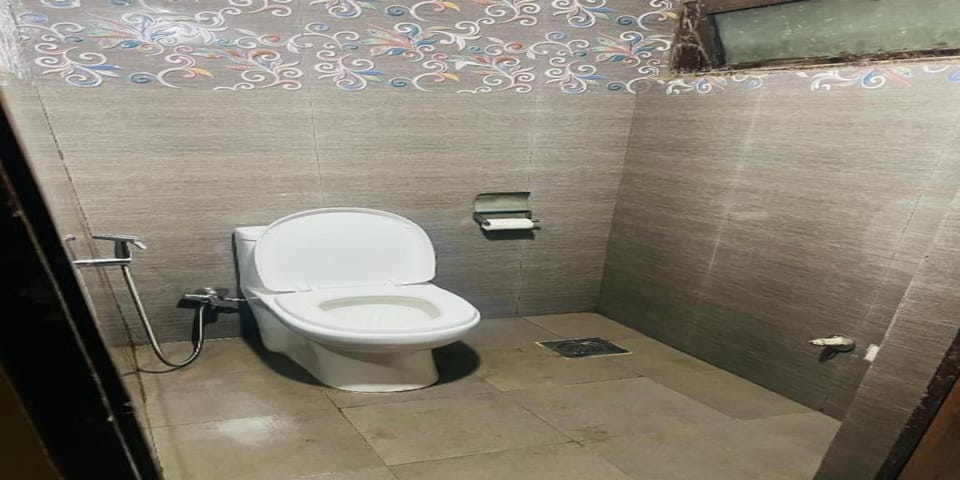 Shower, rainfall showerhead, towels, soap