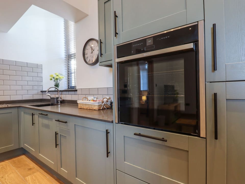 Fridge, dishwasher, electric kettle, toaster