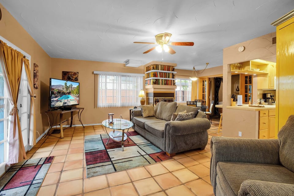 Grand Suite, 1 King, 1 Queen Murphy, Full Kitchen, Fireplace | Premium bedding, iron/ironing board, WiFi (free), bed sheets