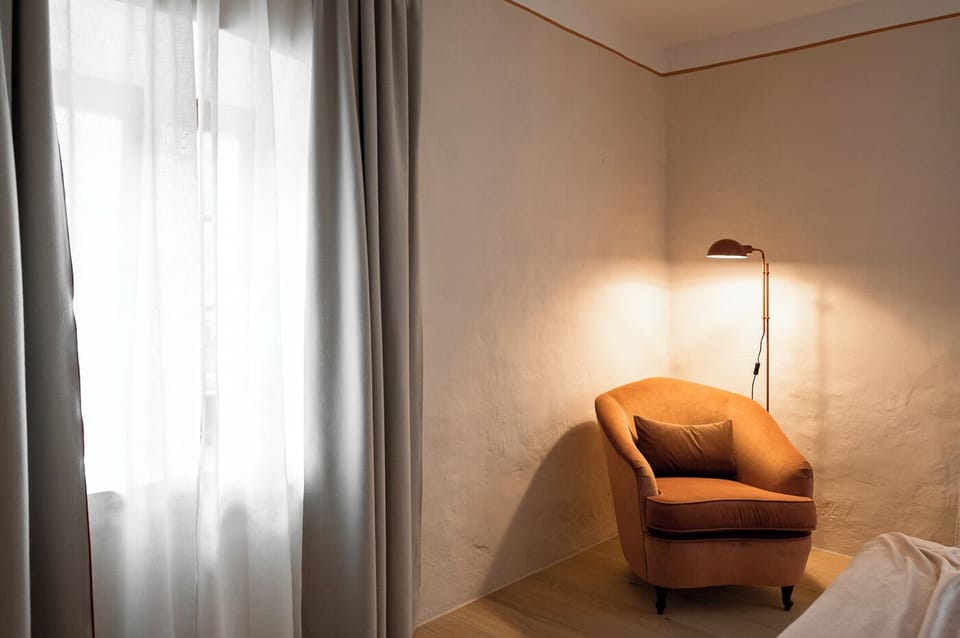 Design Double Room | Minibar, in-room safe, individually decorated, individually furnished