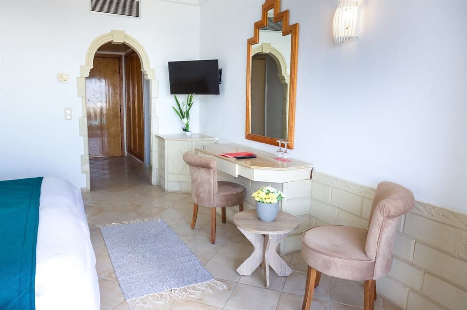 Double Room | Free WiFi, bed sheets