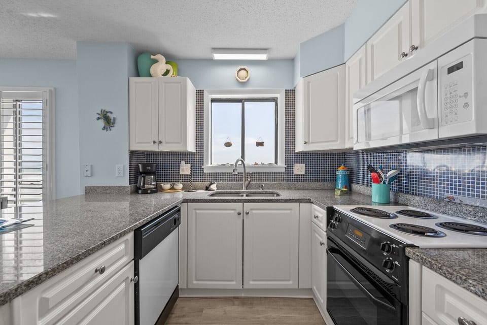 Kitchen - Oceanviews