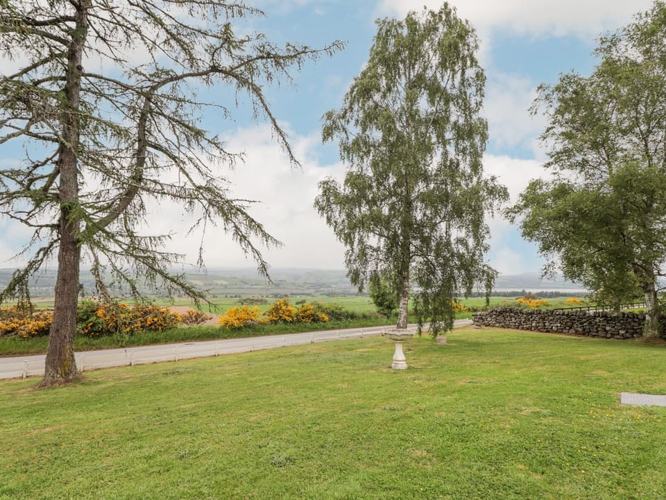 Cottage | Property grounds