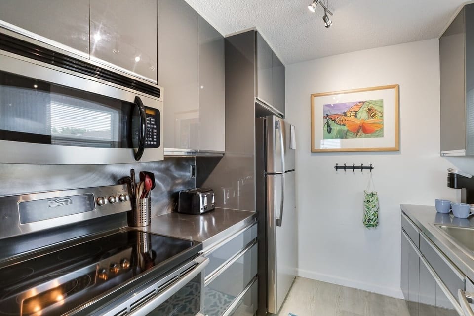House, 2 Bedrooms | Private kitchen | Fridge, coffee/tea maker, toaster