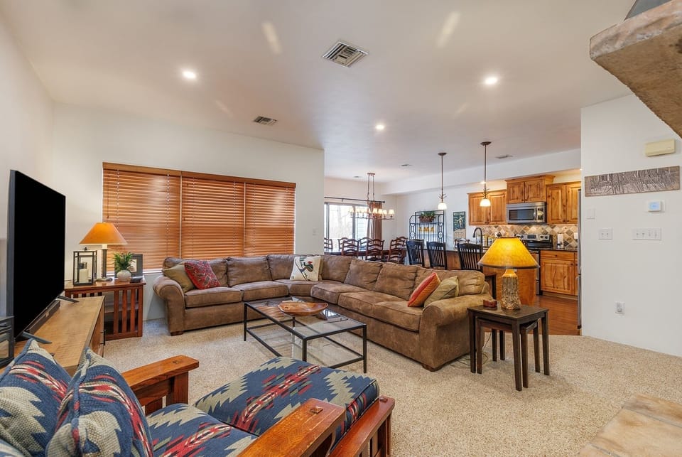 Condo, 4 Bedrooms | Living area