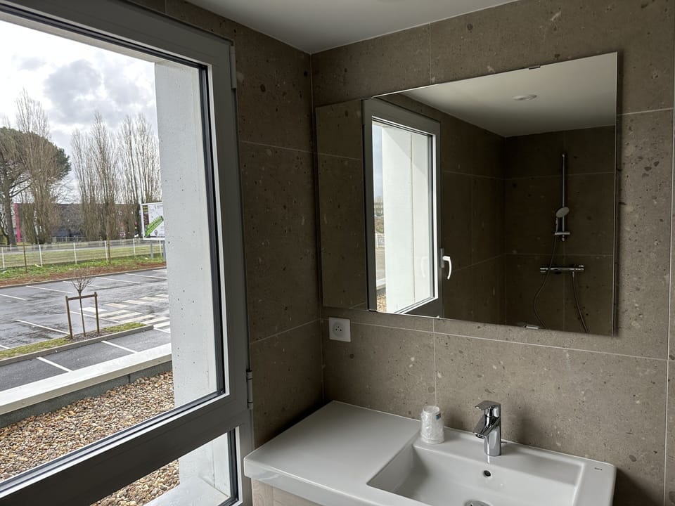 Superior Double Room | Bathroom | Hair dryer, towels