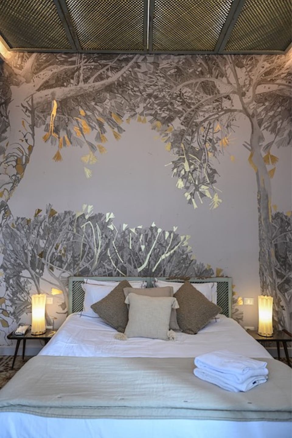 Junior Room | In-room safe, blackout drapes, soundproofing, WiFi (free)