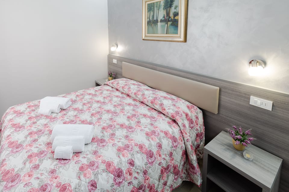 Deluxe Double or Twin Room | Free WiFi, bed sheets