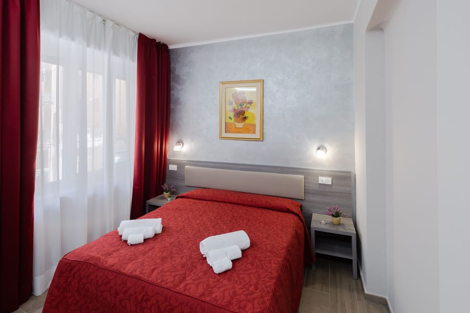 Deluxe Double Room | Free WiFi, bed sheets