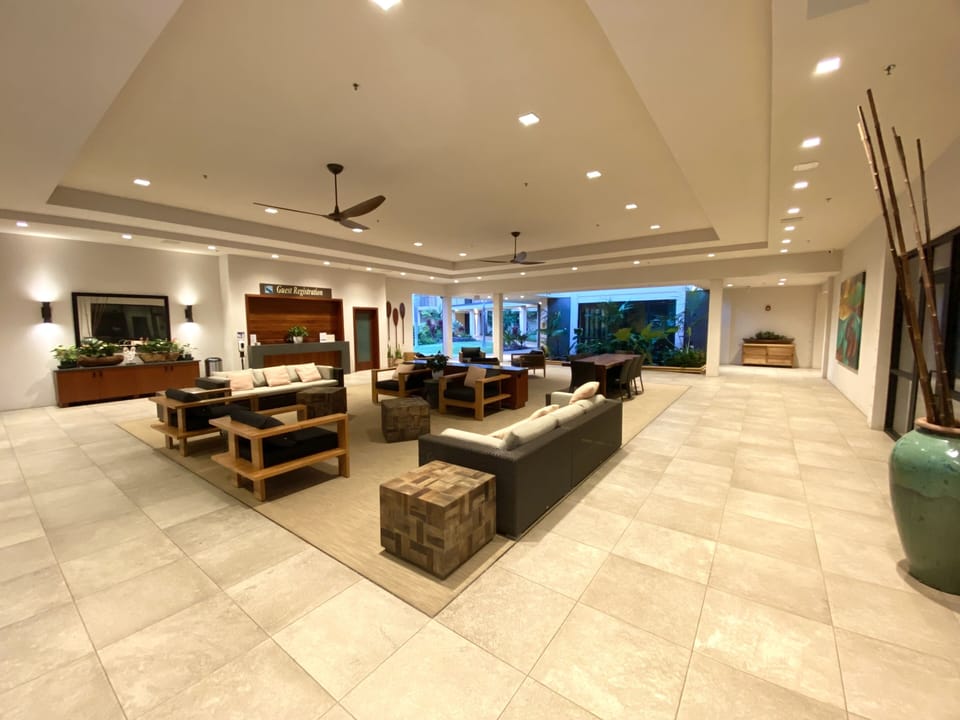 Valley Isle Resort lobby