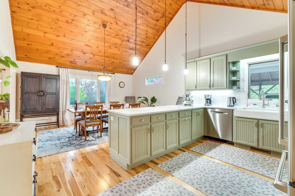 Kitchen | Dishwasher | Coffee Maker