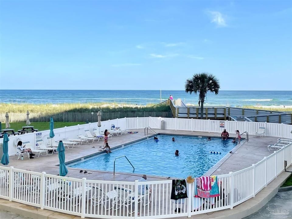 Your View! Convenient to pool and Gulf!