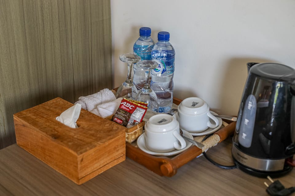 Executive Villa | Shared kitchen | Paper towels