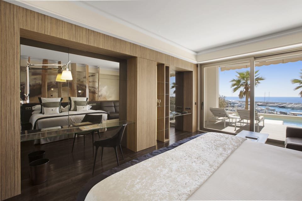Superior Double Room, Terrace (swim up) | Minibar, in-room safe, desk, blackout drapes