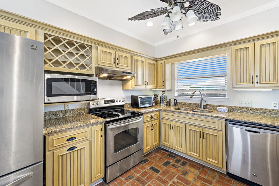 Main Kitchen w/ Stainless Steel appliances