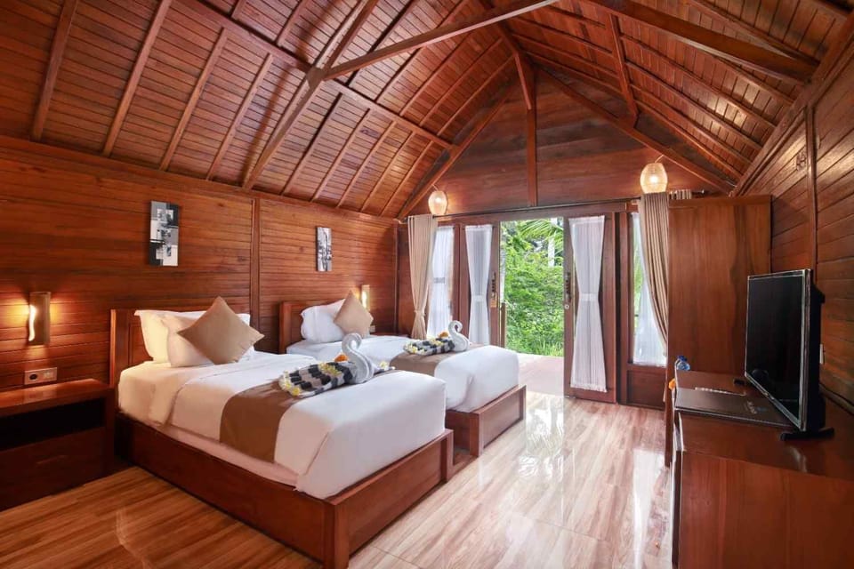 Deluxe Twin Room | Free WiFi, bed sheets