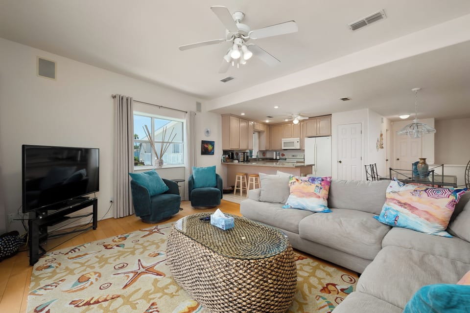 Open concept 2nd Floor living and kitchen area