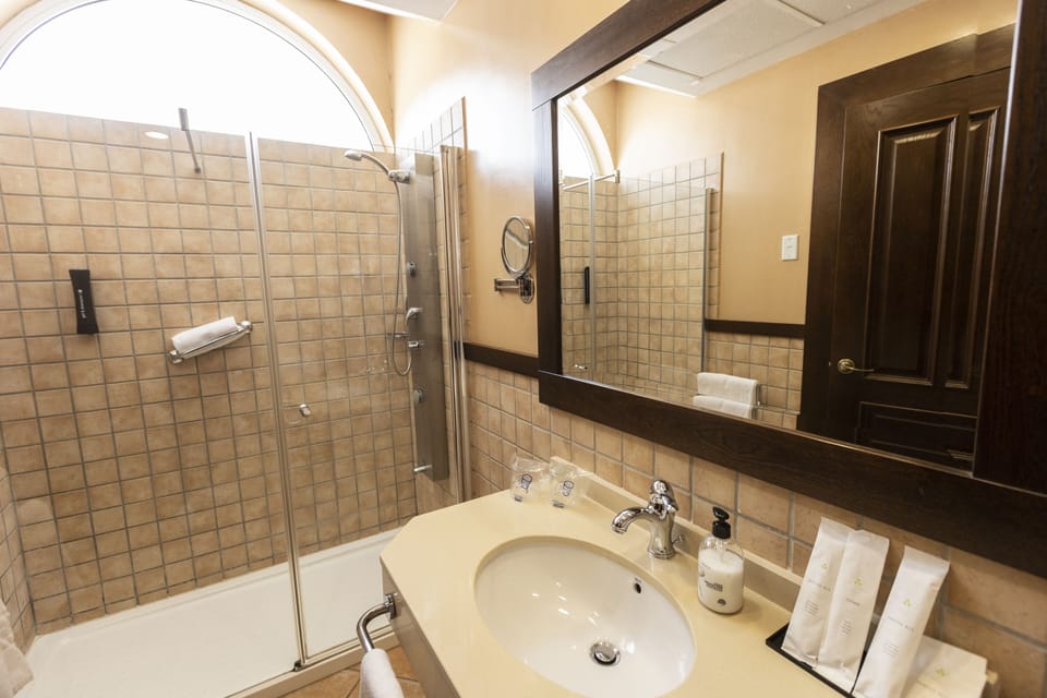 Classic Twin Room | Bathroom | Hair dryer, bidet, towels, soap