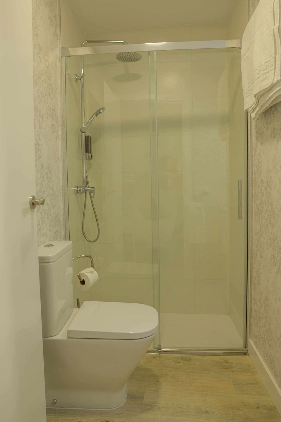Bathroom,Bath