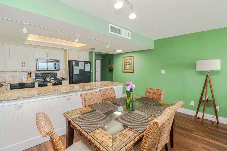 St. Augustine Beach Rentals Dining Room