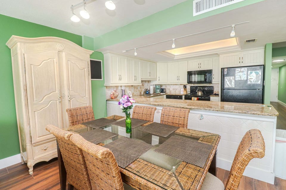 St. Augustine Beach Rentals Dining Room