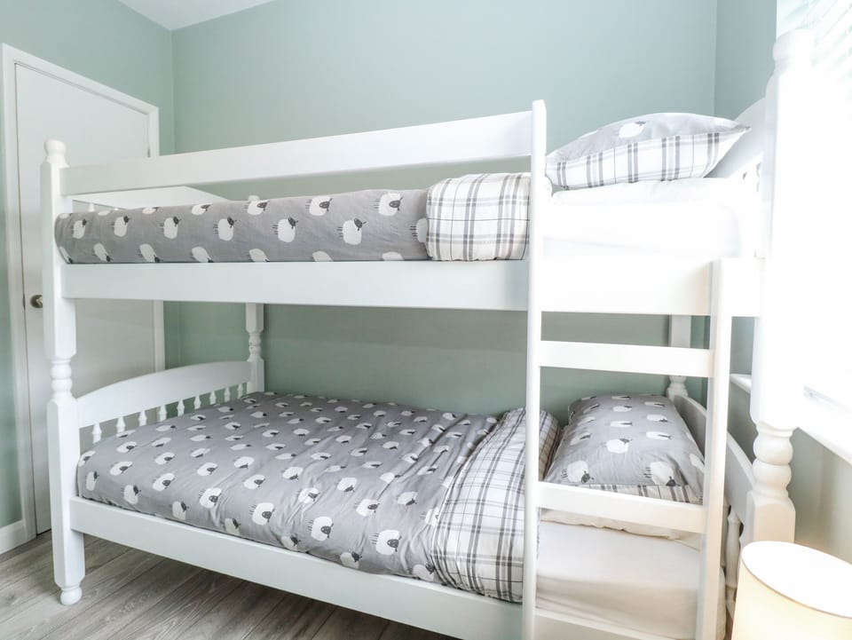 2 bedrooms, individually decorated, individually furnished, free WiFi