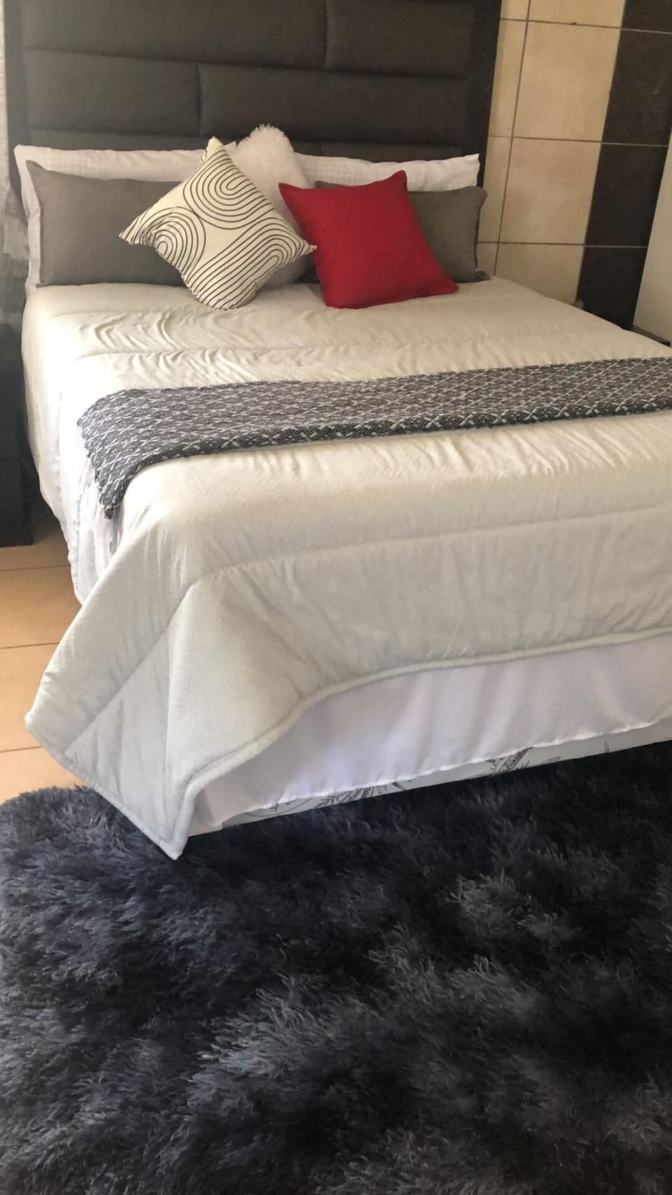 Iron/ironing board, free WiFi, bed sheets