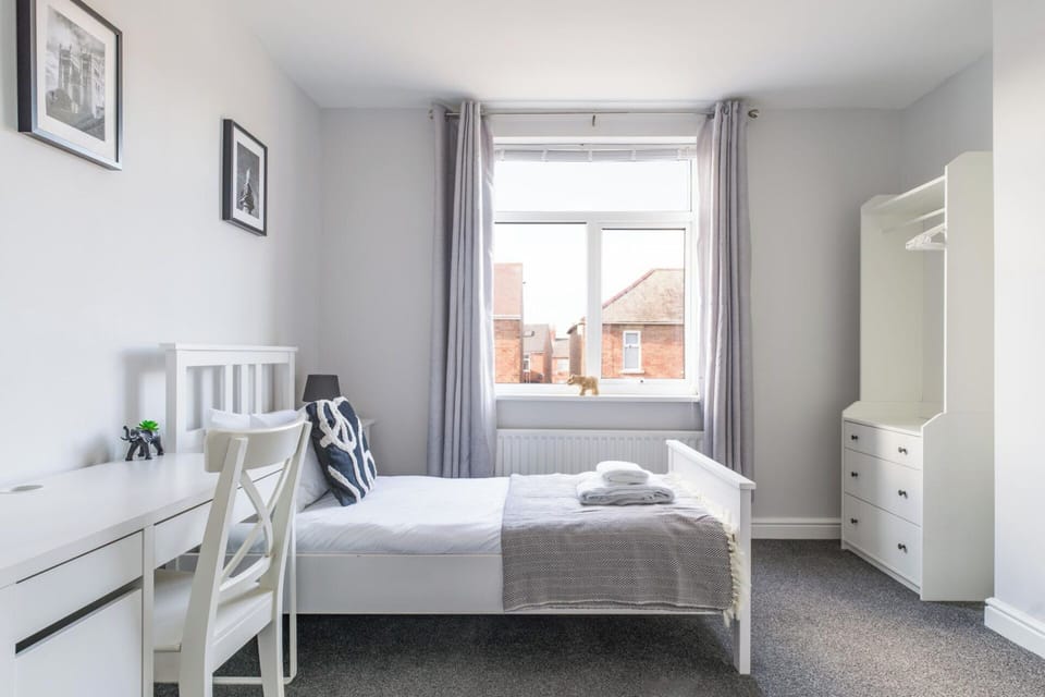 Apartment - Sleeps 3 - Pet Friendly - Parking Apartment in England