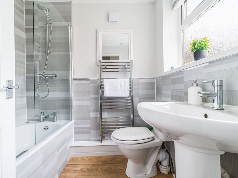 House | Bathroom | Combined shower/tub, deep soaking tub, hair dryer, towels