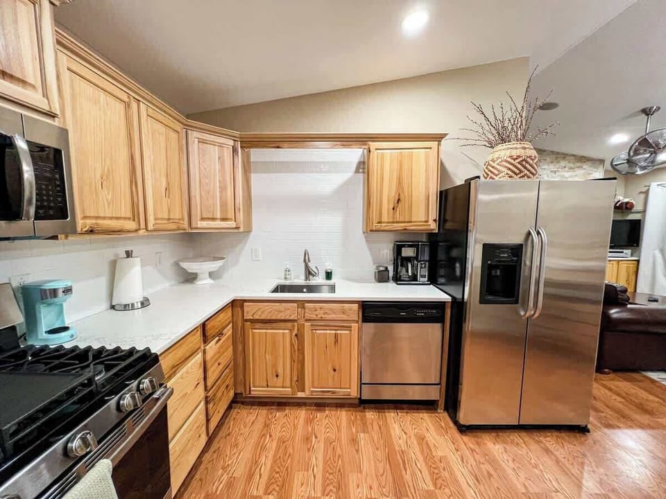 Full kitchen