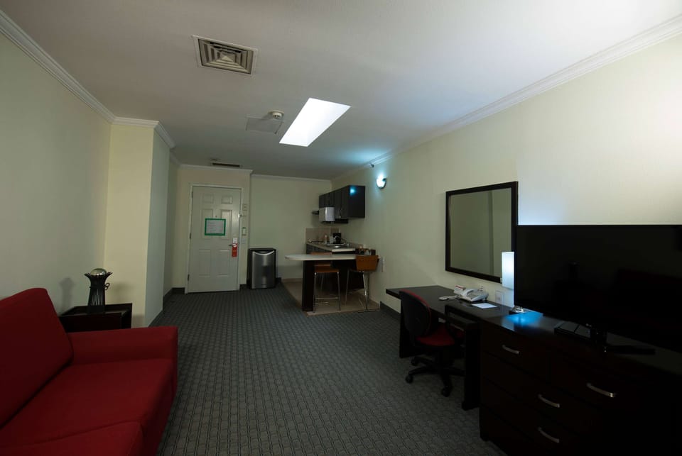 Suite, 2 Bedrooms, Non Smoking (Primary) | Minibar, in-room safe, desk, soundproofing