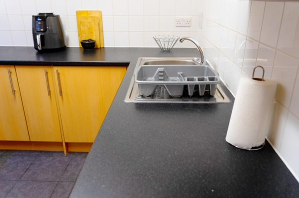 Apartment | Private kitchen | Fridge, microwave, oven, stovetop