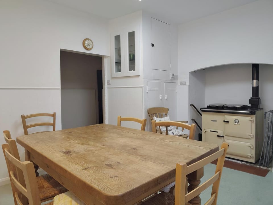 Sages House Inner Kitchen, view to kitchen passage